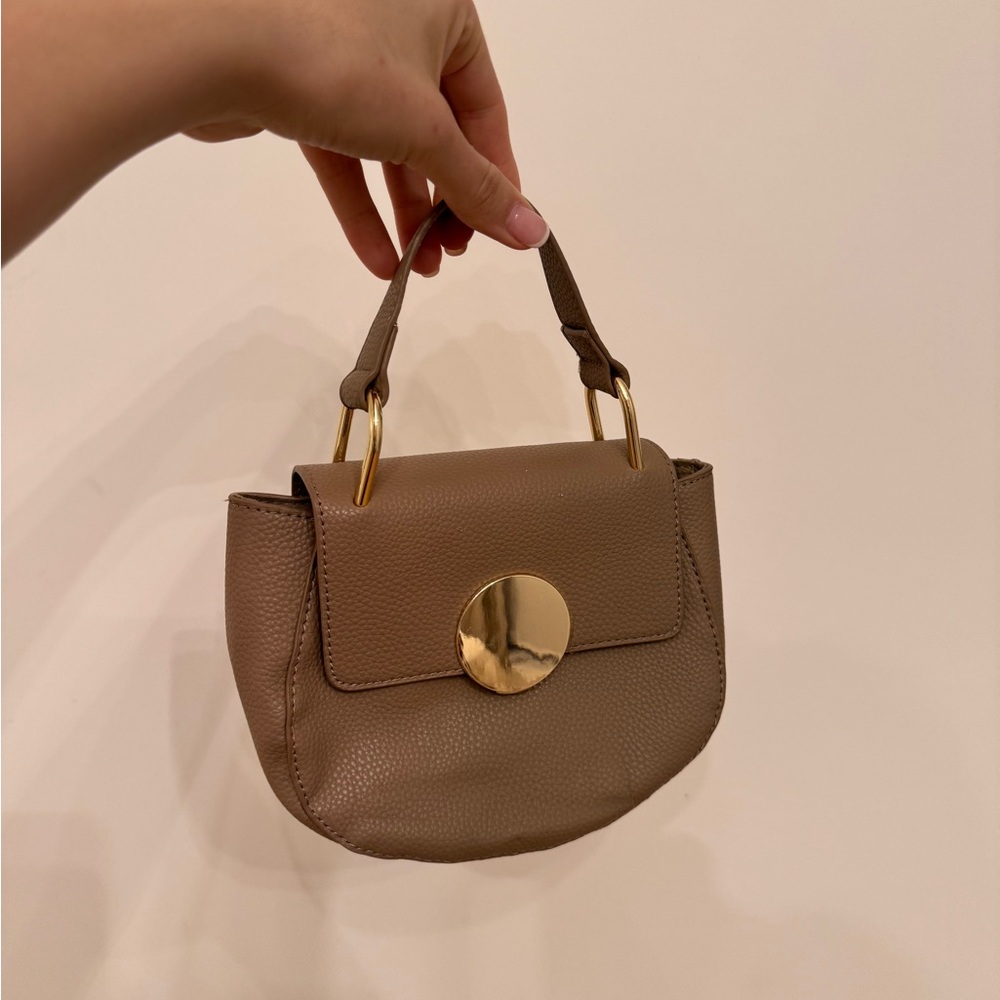 Tan Leather Crossbody Handbag with Gold Accent